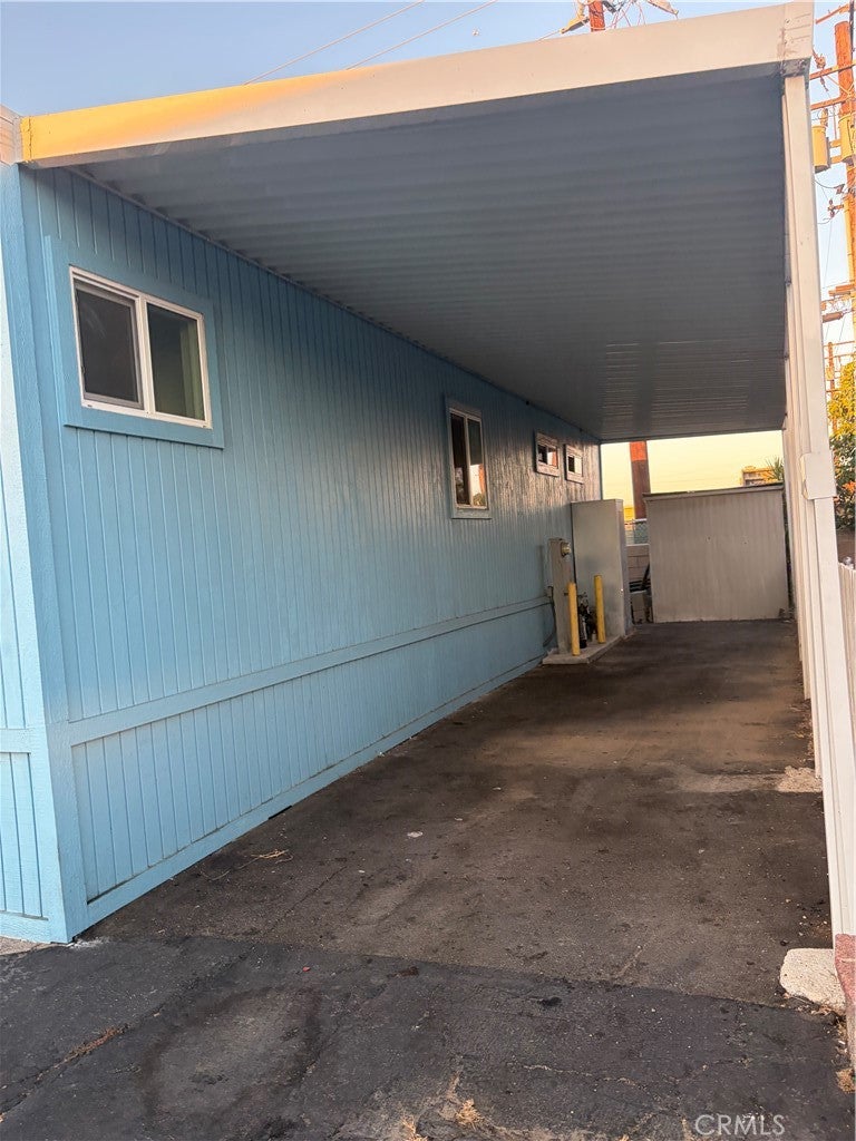 716 N Grand Ave