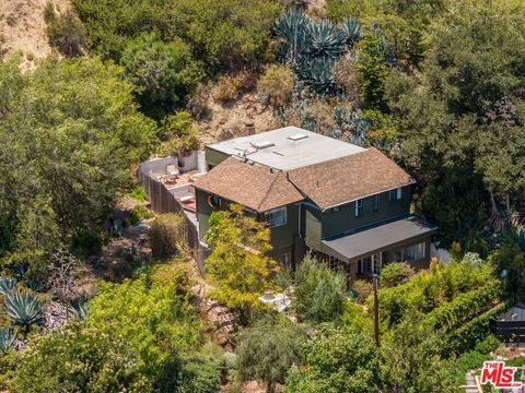 Photo of 2573 Glen Green Street, Los Angeles, CA 90068 (MLS # 26853759)