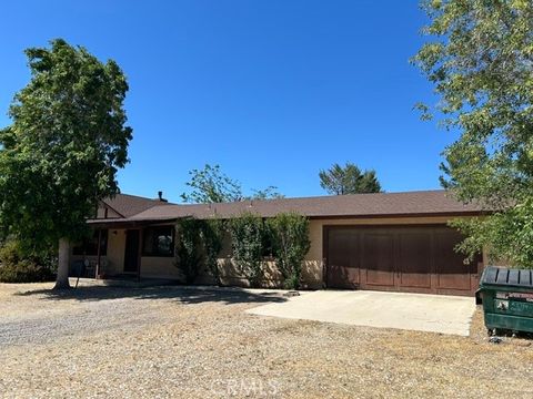 Photo of 25354 Divinci Avenue, Lancaster, CA 93536 (MLS # SR26111947)