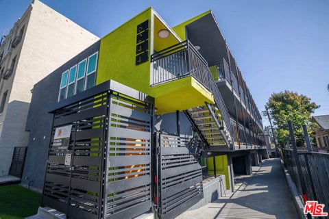 Photo of 6244 De Longpre Avenue #14, Los Angeles, CA 90028 (MLS # 26871427)