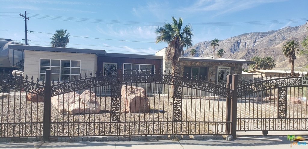 Desert Highland Gateway - Residential