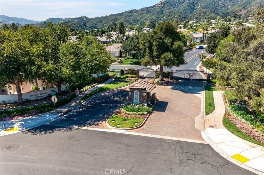 2420 Vista Del Sol