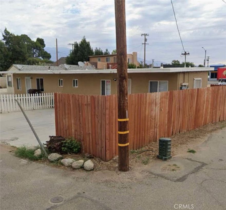 ***RARE INVESTMENT OPPORTUNITY***Conveniently locate in downtown Beaumont as a downtown mix use property. Two units on one lot, each unit is 450 Sq. Ft. Studio style. perfect for rental  or simply 1 for self use and other for rental. Can possibly be use as offices. Recent renovated duplex located within block of markets, shops, restaurants, downtown Beaumont and FWY. One building with two studio units, each studio unit has it's own paved 2g cars parking space, bathroom, closet space and kitchen.