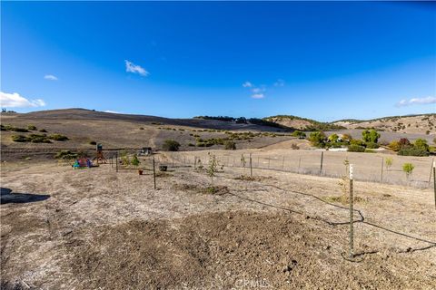 Tiny photo for 4575 Interlake Road, Bradley, CA 93426 (MLS # NS25256167)