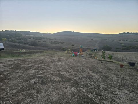 Tiny photo for 4575 Interlake Road, Bradley, CA 93426 (MLS # NS25256167)