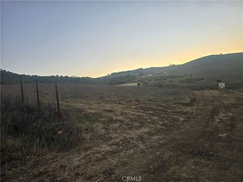 Tiny photo for 4575 Interlake Road, Bradley, CA 93426 (MLS # NS25256167)