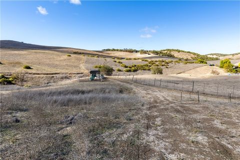 Tiny photo for 4575 Interlake Road, Bradley, CA 93426 (MLS # NS25256167)