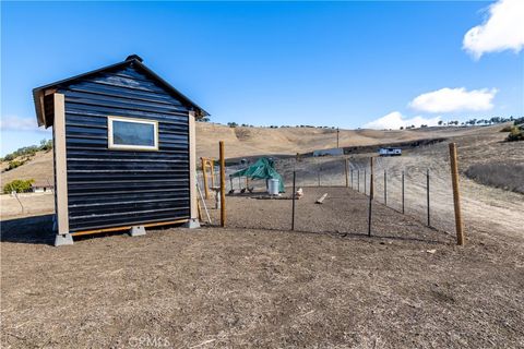 Tiny photo for 4575 Interlake Road, Bradley, CA 93426 (MLS # NS25256167)