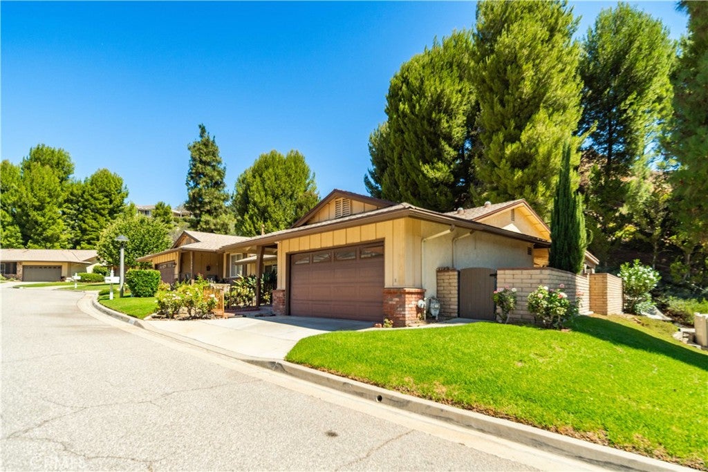 26562 Cardwick Court