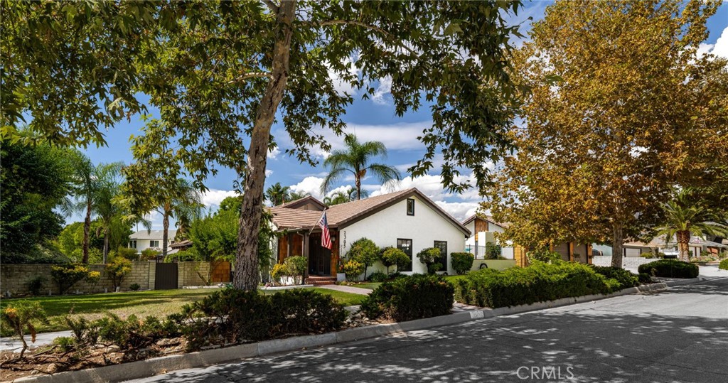 2305 Bonnie Brae Avenue