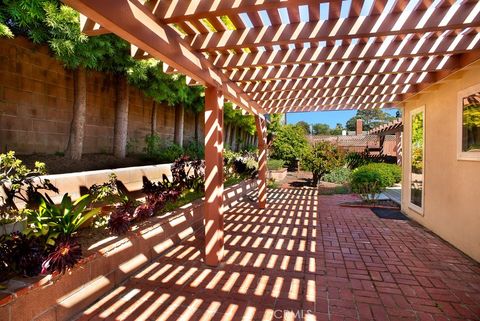 Tiny photo for 5437 Woodbury Street, Ventura, CA 93003 (MLS # SR26057402)