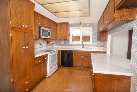 Tiny photo for 5437 Woodbury Street, Ventura, CA 93003 (MLS # SR26057402)