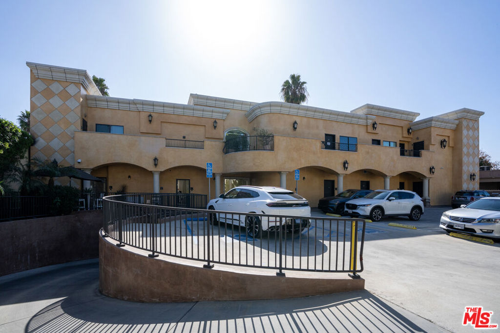 13833 Ventura Boulevard