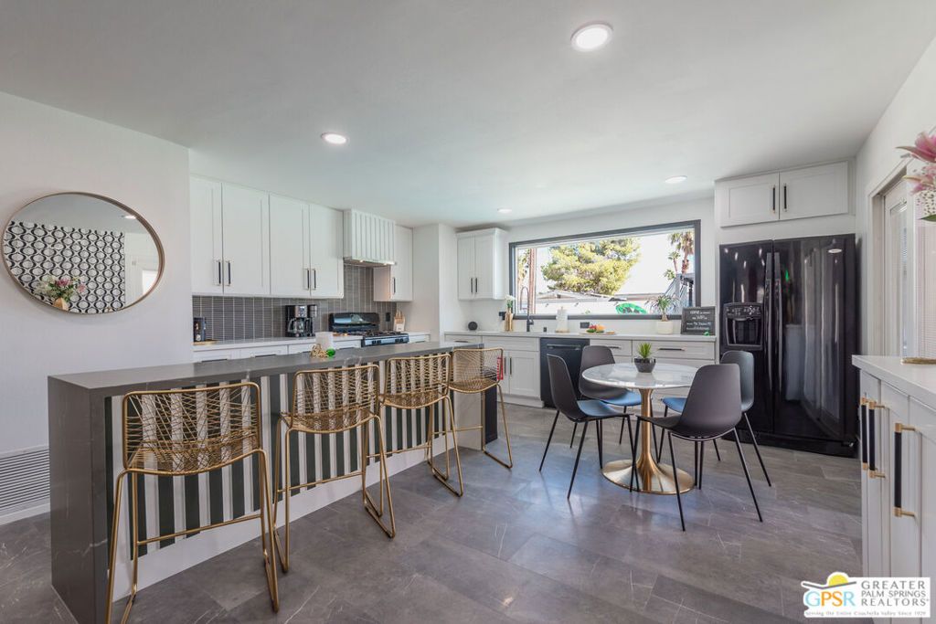 listing image 130723071310579254837