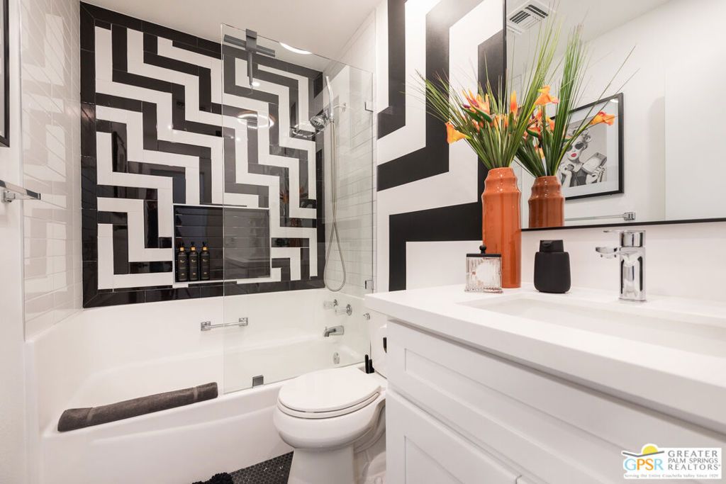 listing image 130720718174384245379