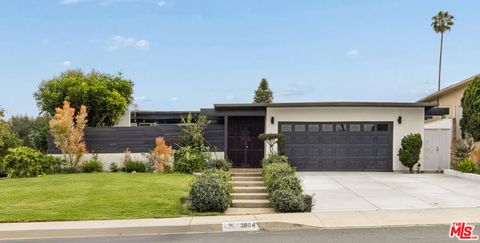 Photo of 3804 Duray Place, Los Angeles, CA 90008 (MLS # 26653099)
