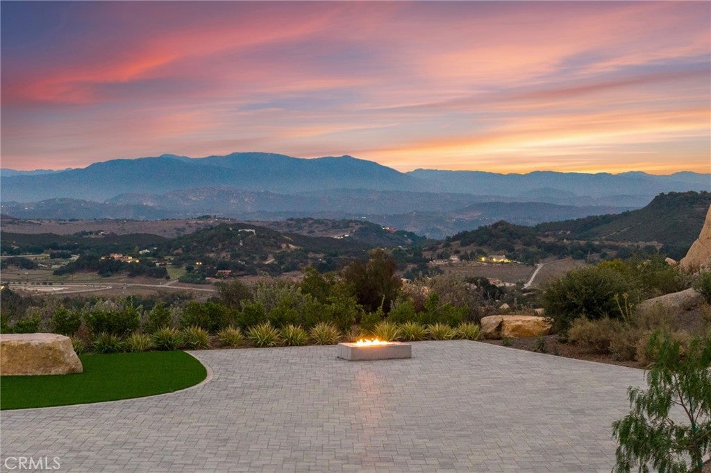41612 Avenida De Encanto