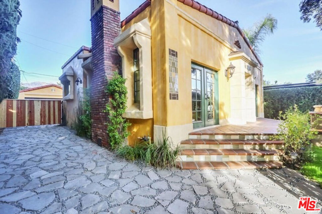 1847 E Del Mar Boulevard