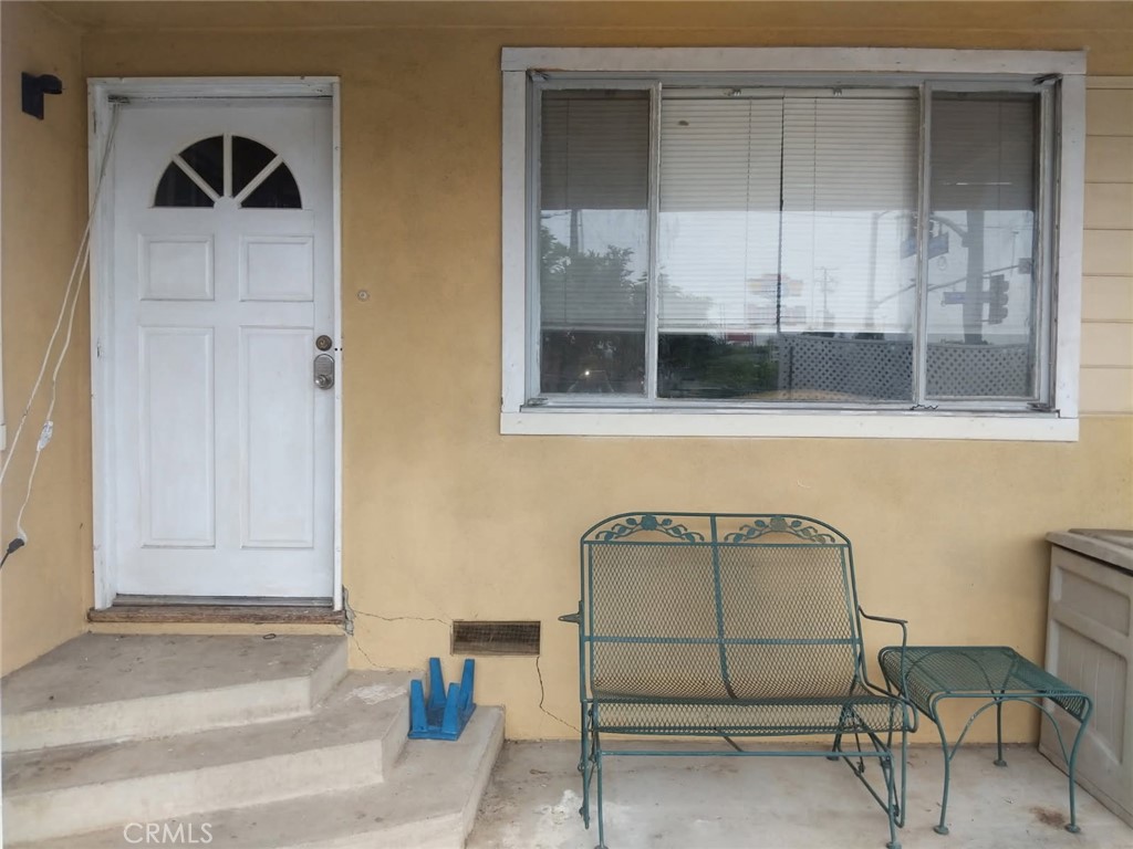 207 N Raymond Avenue