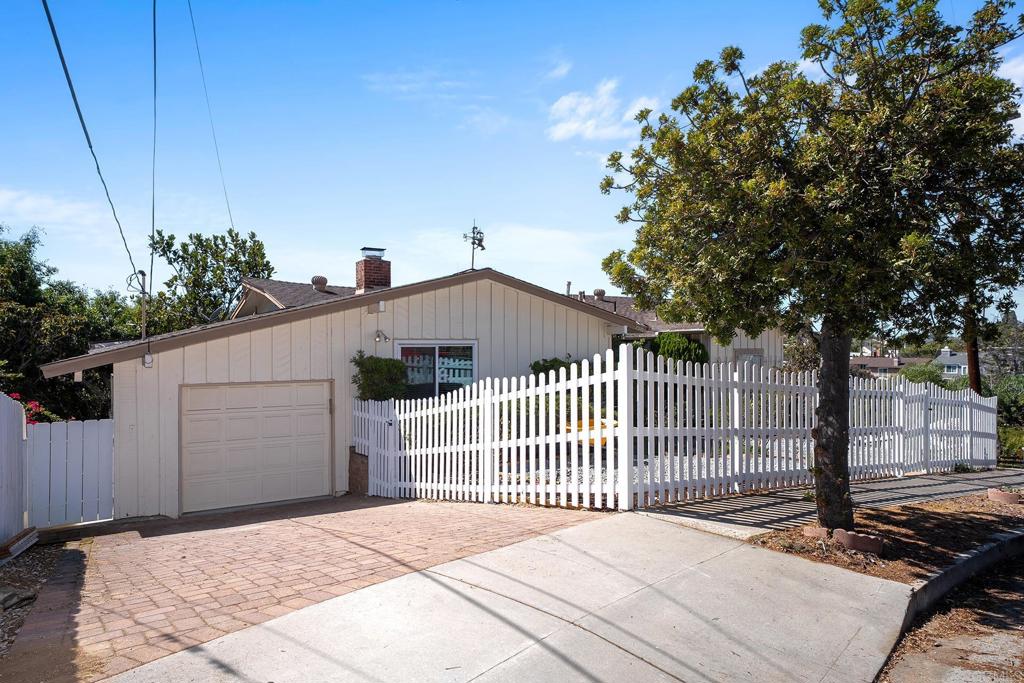 7970 LEMON CIR