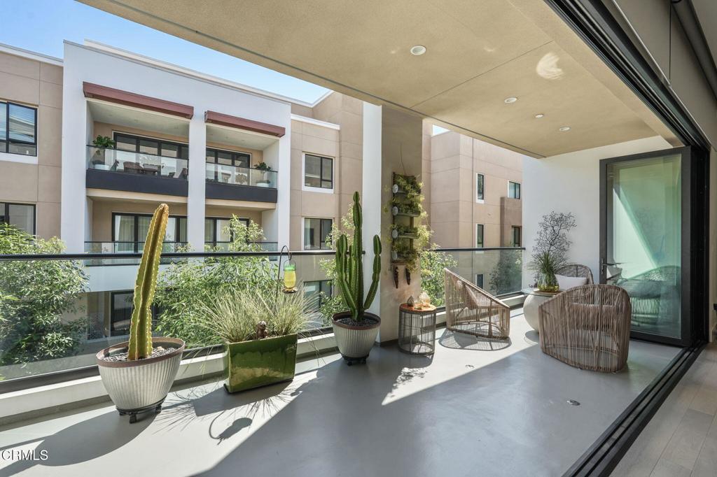 330 W Green Street 306