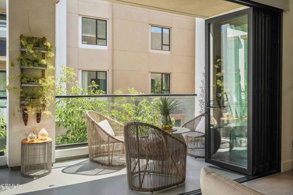330 W Green Street 306