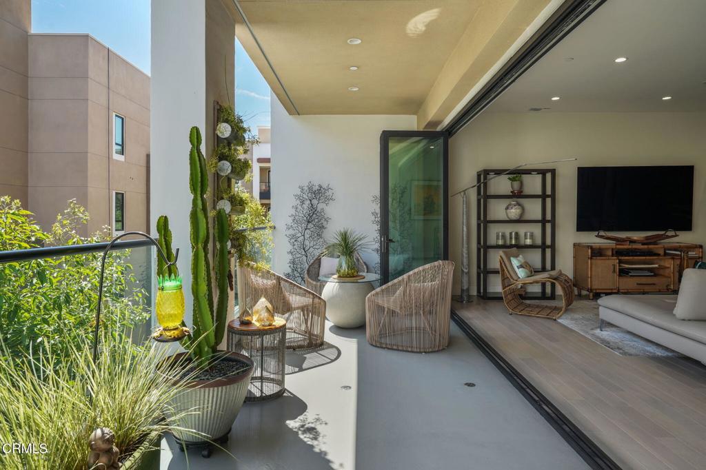 330 W Green Street 306
