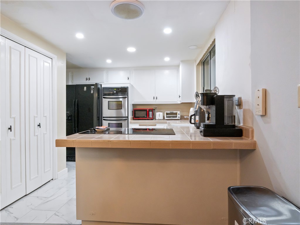 3500 W Manchester 450