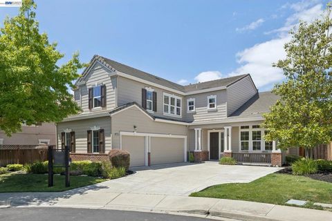 Photo of 3609 Oakhurst Ct CT, Dublin, CA 94568 (MLS # 41133863)