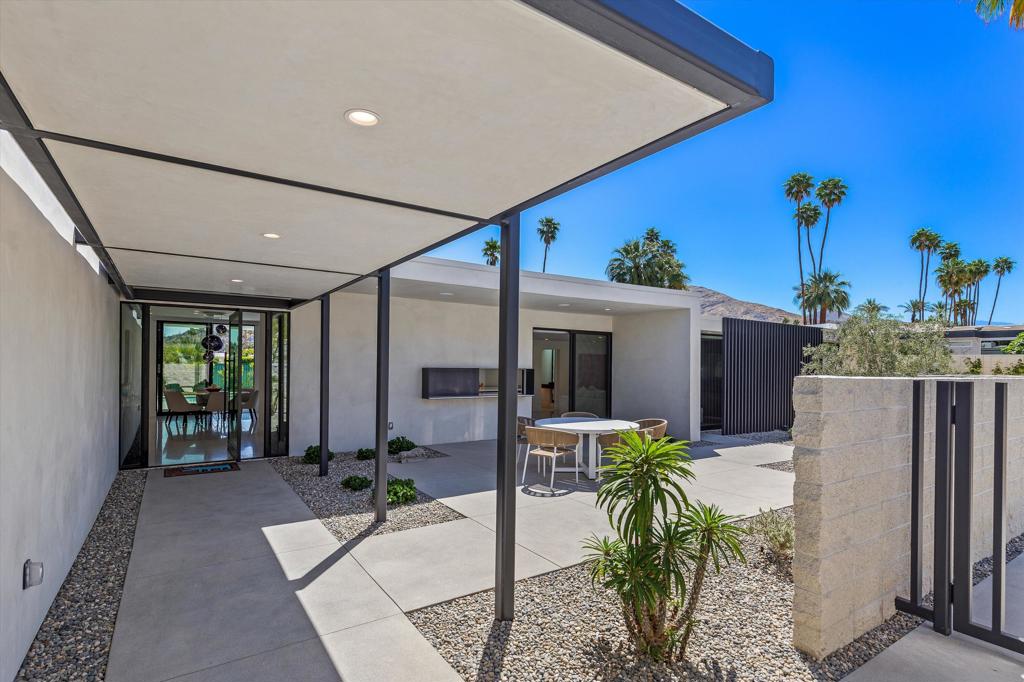 Properties 2 2290 S Yosemite Drive