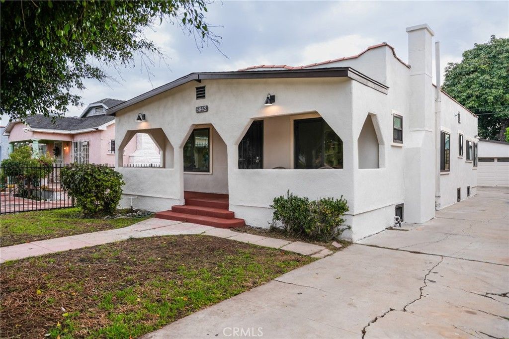Photo of 5842 5th Avenue, Los Angeles, CA 90043 (MLS # PF25264258)