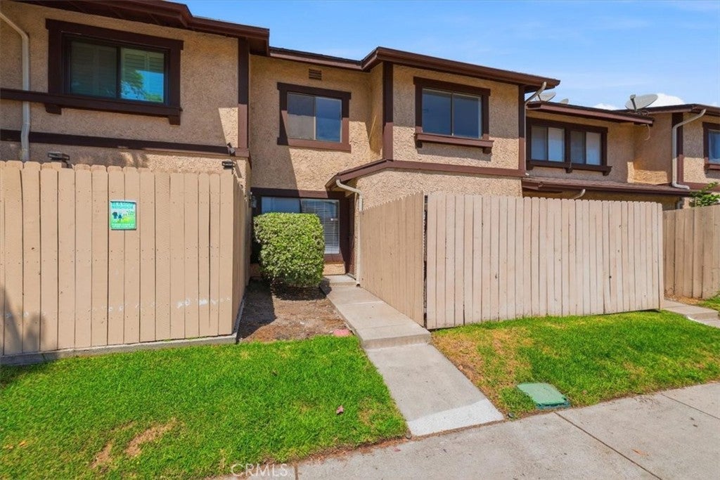8601 Sunland 5
