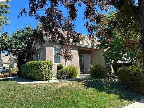 Photo of 5616 plumbridge way Way, Antioch, CA 94531 (MLS # 41136325)