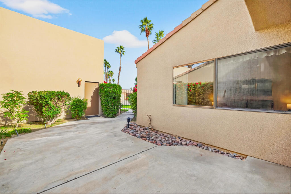 Palm Valley CC - Residential