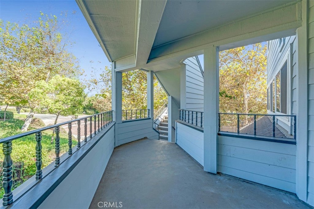 1005 Lakeview
