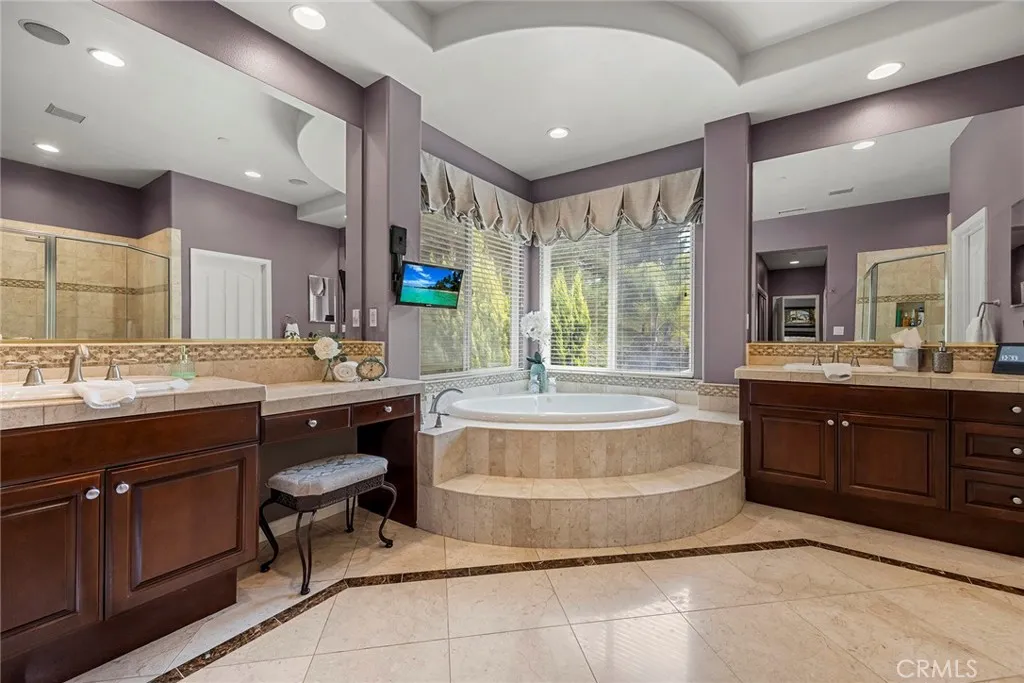 Yorba Linda, California 92887, United States, 5 Bedrooms Bedrooms, ,5 BathroomsBathrooms,Residential,Pending,227394