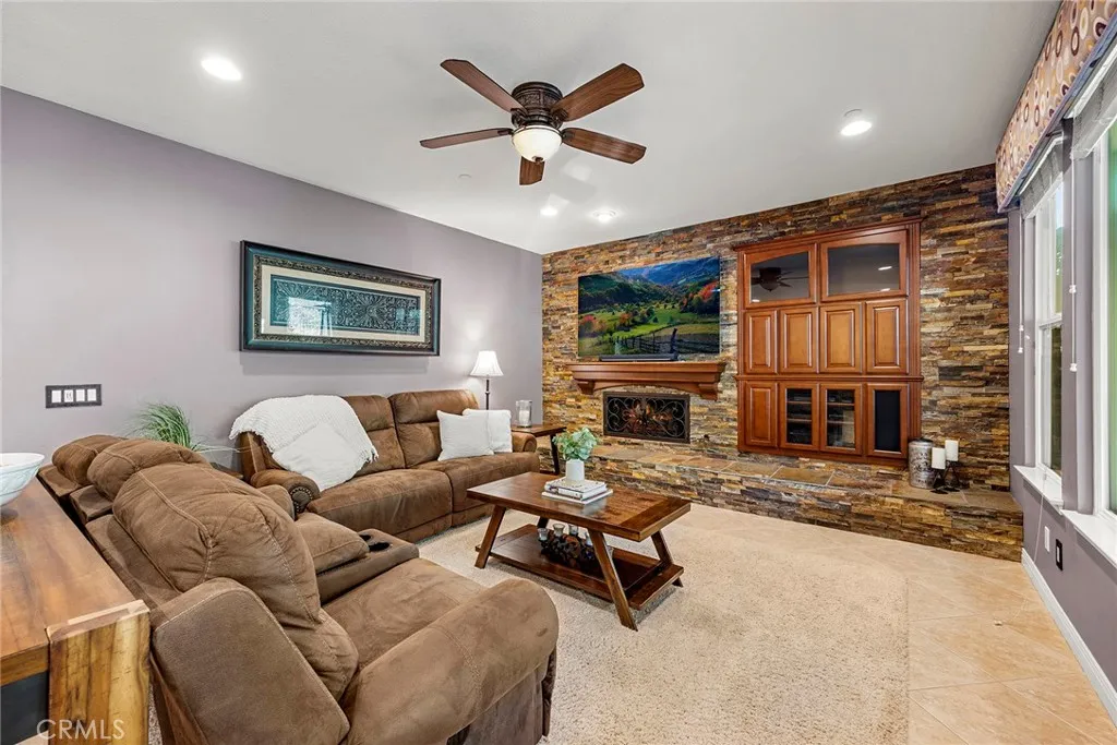 Yorba Linda, California 92887, United States, 5 Bedrooms Bedrooms, ,5 BathroomsBathrooms,Residential,Pending,227394