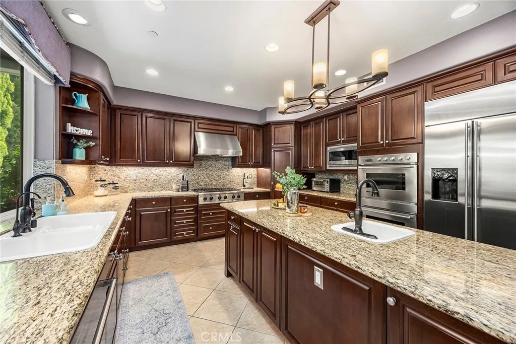 Yorba Linda, California 92887, United States, 5 Bedrooms Bedrooms, ,5 BathroomsBathrooms,Residential,Pending,227394