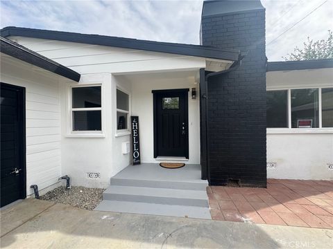 Photo of 318 W Avenue J10, Lancaster, CA 93534 (MLS # SR26066796)