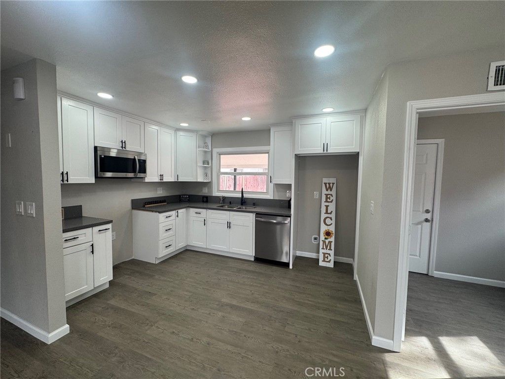 Photo of 318 W Avenue J10, Lancaster, CA 93534 (MLS # SR26066796)
