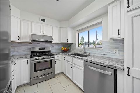 20815 Norwalk Boulevard 6 Lakewood CA 90715