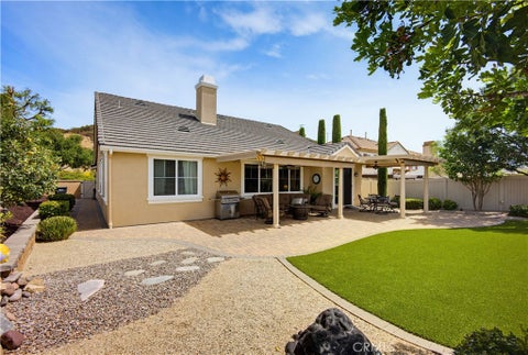 Tiny photo for 27591 Paper Bark AVE, Murrieta, CA 92562 (MLS # SW26183440)