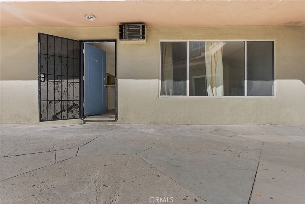 8649 Sunland Boulevard 5