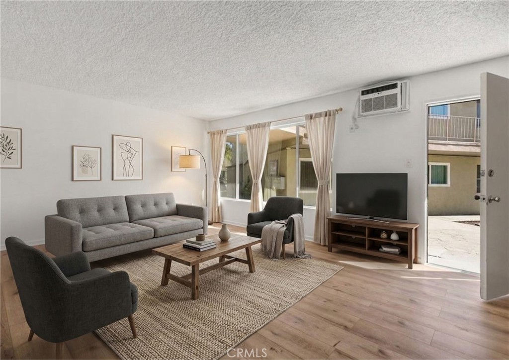 8649 Sunland Boulevard 5