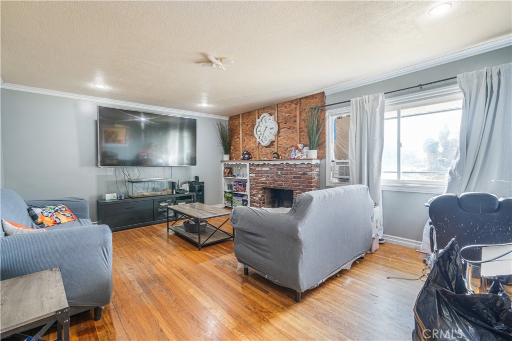 1537 E Eckerman Avenue