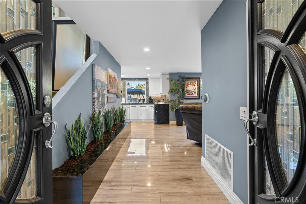 1124 Dennis Drive