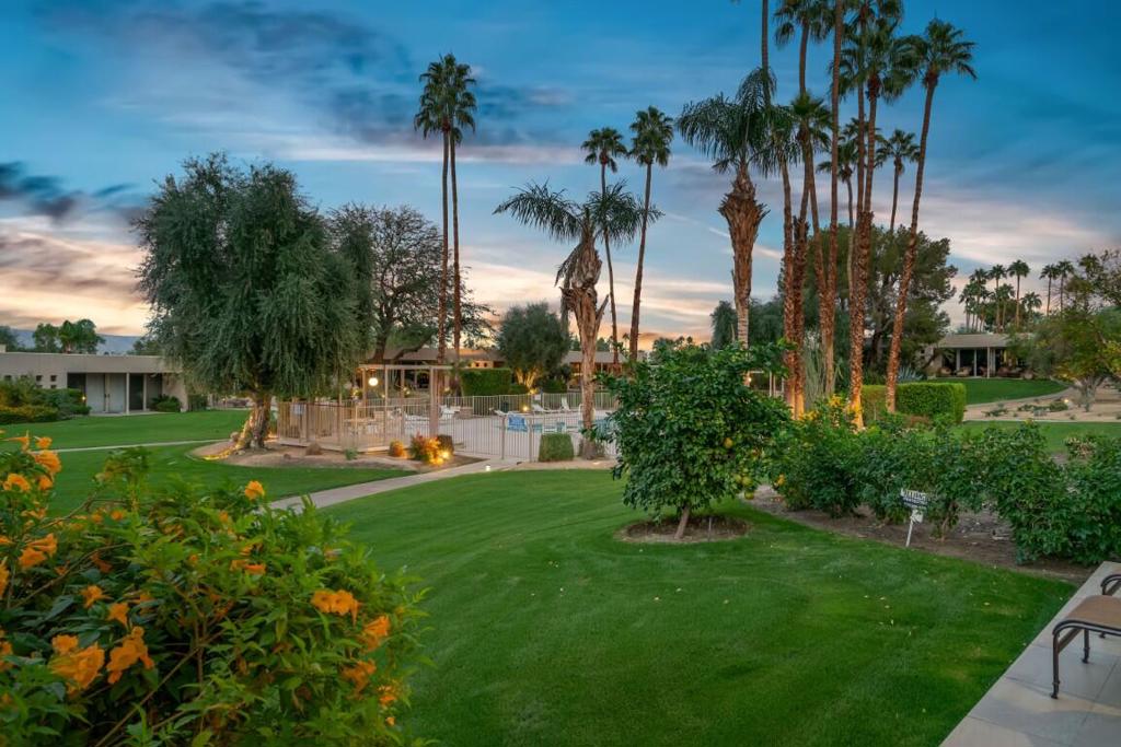 Sandpiper Palm Deser - Residential