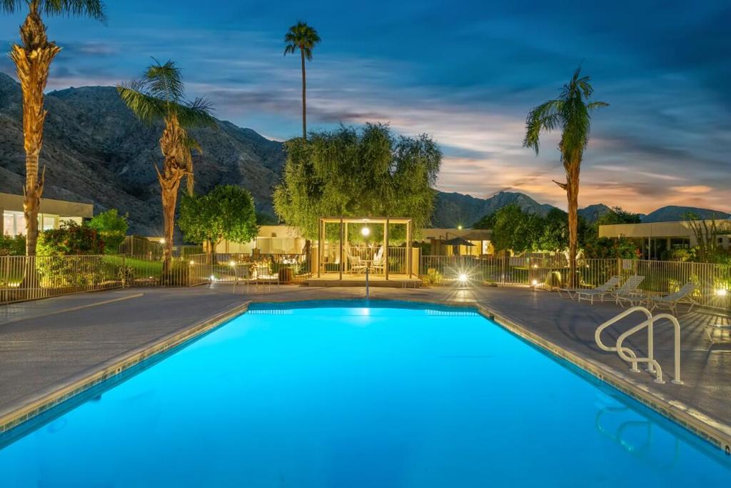 Sandpiper Palm Deser - Residential