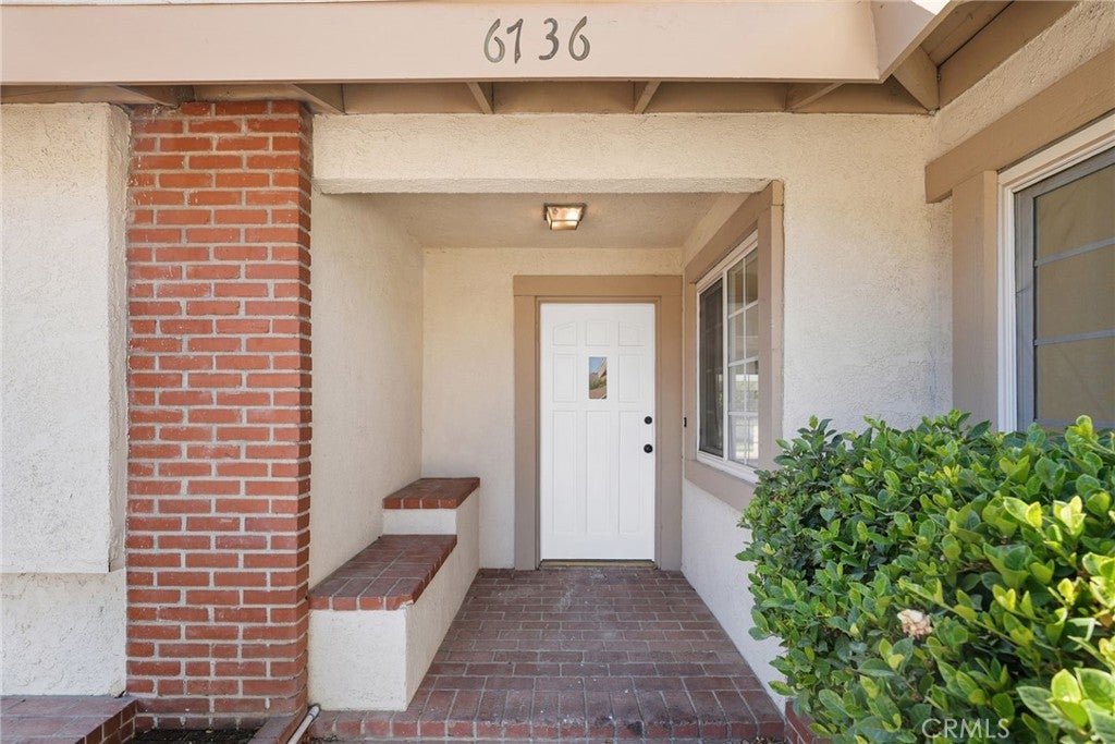 Photo of 6736 Whitewood Street, Simi Valley, CA 93063 (MLS # SR26198657)