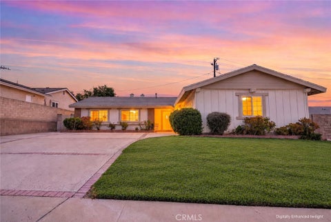 Photo of 6736 Whitewood Street, Simi Valley, CA 93063 (MLS # SR26198657)